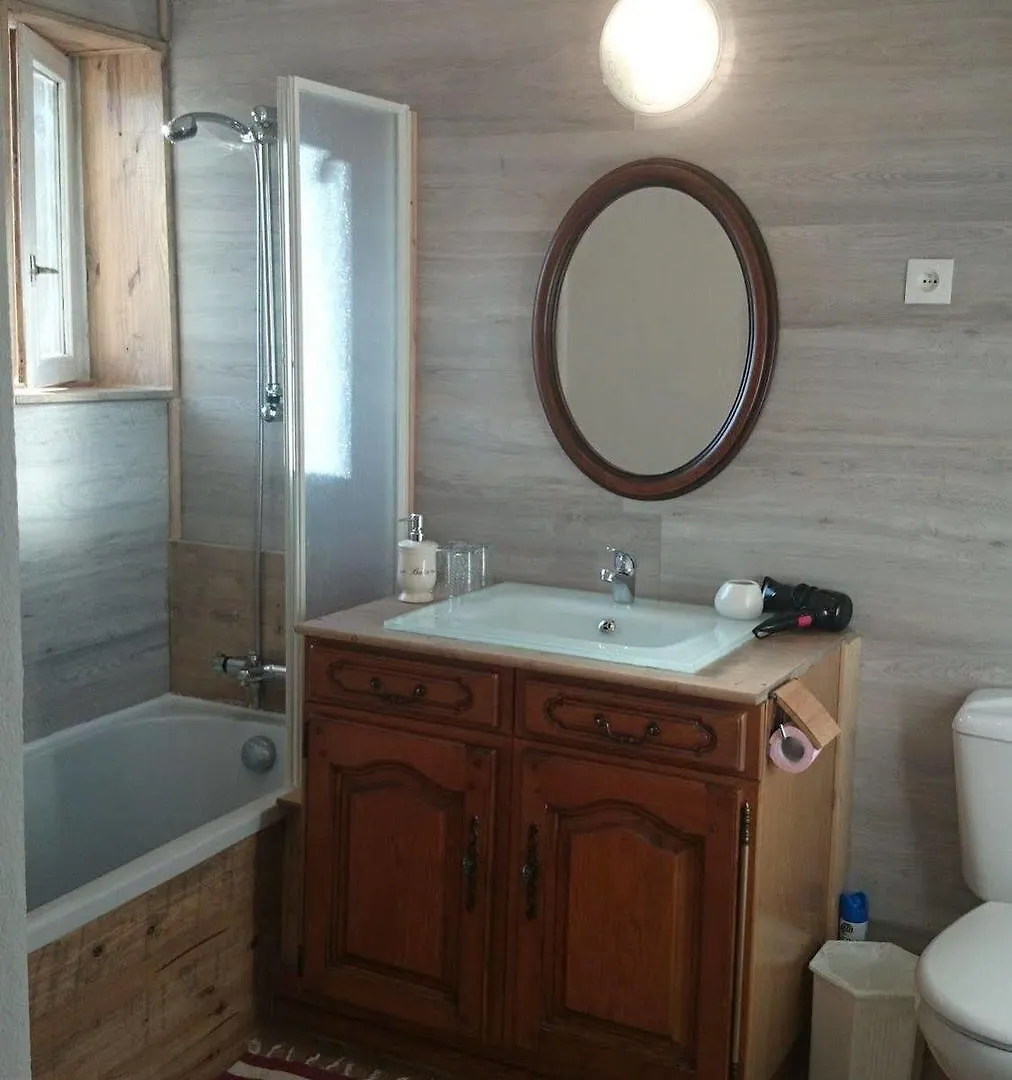 Hotel A la Grenouille du Jura à Bellignat Maison d'hôtes
